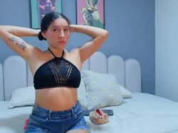 chloe_and_scarlett